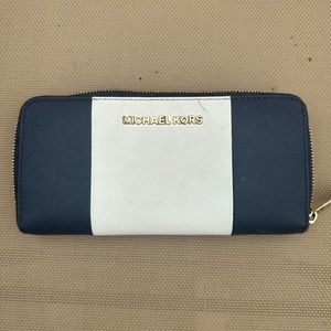 Michael kors wallet